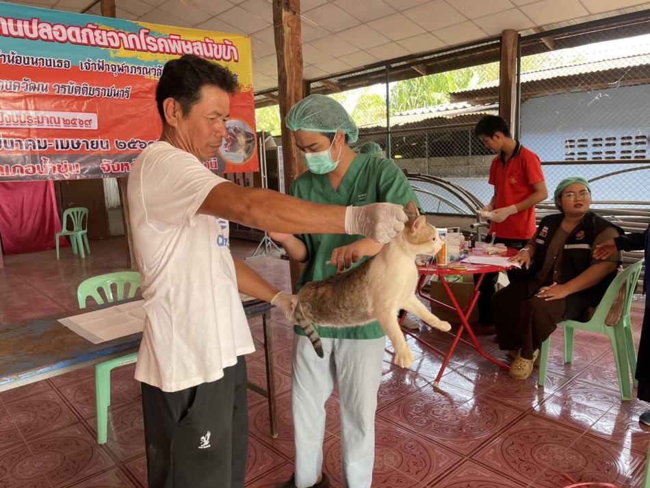 วันที่  1 เมษายน  2569 เจ้าหน้าที่สาธารณสุขเทศบาลตำบลตาเกาลงพื้นทีทออกฉีดวัคซีนป้องกันโรคพิษสุนัขบ้าให้กับสัตว์เลี้ยง(สุนัข-แมว) ในเขตพื้นที่เทศบาลตำบลตาเกาประจำปี 2569 ณ หมู่ 4 และหมู่ 10 ตำบลตาเกา อ.น้ำขุ่น จังหวัดอุบลราชธานี