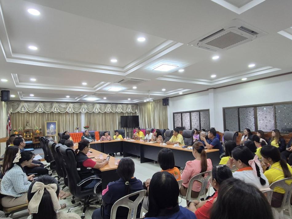 ร่วมประชุมชี้เเจงภารกิจด่วนแนวทางการปฏิบัติงานในเหตุการณ์​ไม่สงบในพื้นที่ และแต่งตั้งเจ้าหน้าที่ปฏิบัติงานในเขตให้ความช่วยเหลือผู้ประสบภัยพิบัติ​กรณีฉุกเฉิน