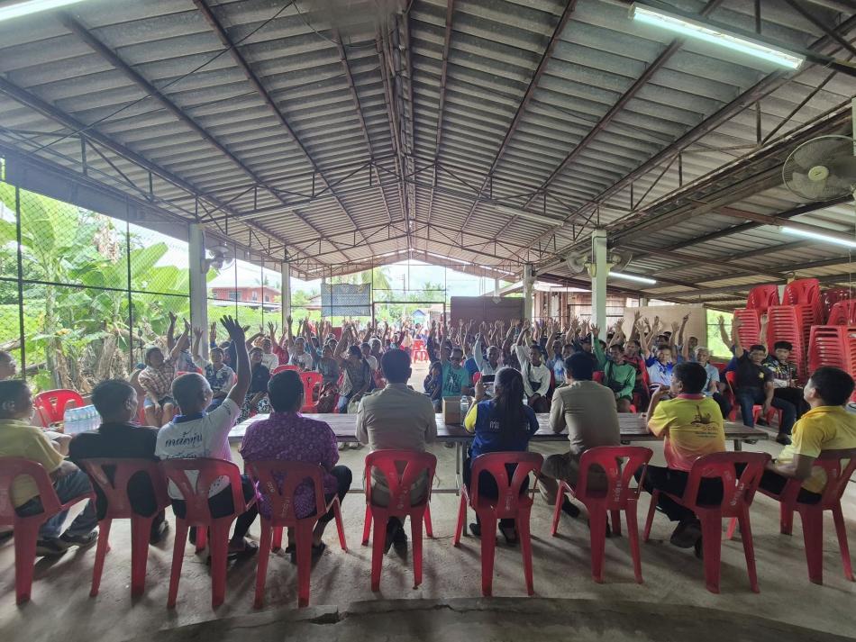 วันที่ 2​2 ก.ย.2568 เทศบาลตำบลตาเกานำโดย คณะผู้บริหารนายทองม้วน ธาดาวงษา นายบุญธรรม พาเจริญ รองนายกเทศมนตรี ประธานสภา ปลัดเทศบาลตำบลตาเกา ปลัดอำเภอน้ำขุ่น และกำนันตำบลตาเกา ลงพื้นที่ประชาคม​หมู่บ้าน การ​ขอรับความช่วยเหลือผู้ประสบภัย​อันเนื่องมาจากการกระทำ​ของกำลัง จากนอกประเทศ ปี 2568 ตามมติคณะ รัฐมนตรี เมื่อ วัน ที่ 26 สิงหาคม 2568 ณ บ้านตาเกา อ.น้ำขุ่น จ.อุบลราชธานี ณ ศาลาประชาคมบ้านตาเกา